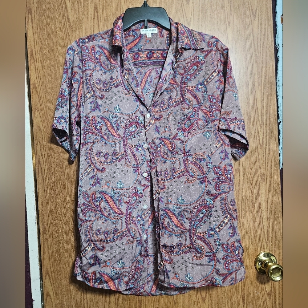 Earthbound Trading Co Boho Hippie Paisley Print Satin Button Shirt Size Small!